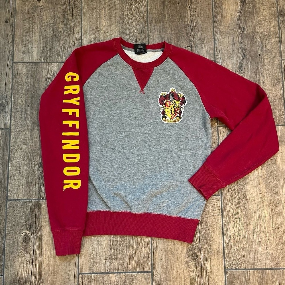 Wizarding World of Harry Potter Universal Studios Gryffindor Sweatshirt Size S